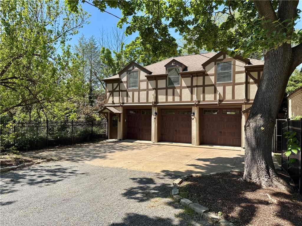 5135 Ellsworth Avenue