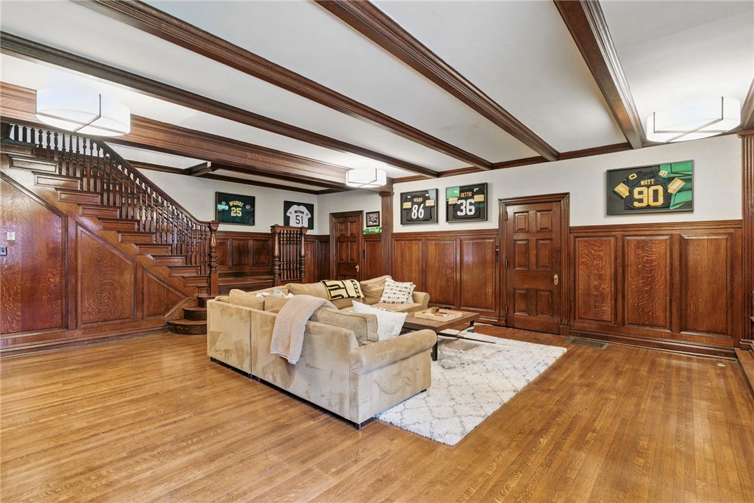 5135 Ellsworth Avenue