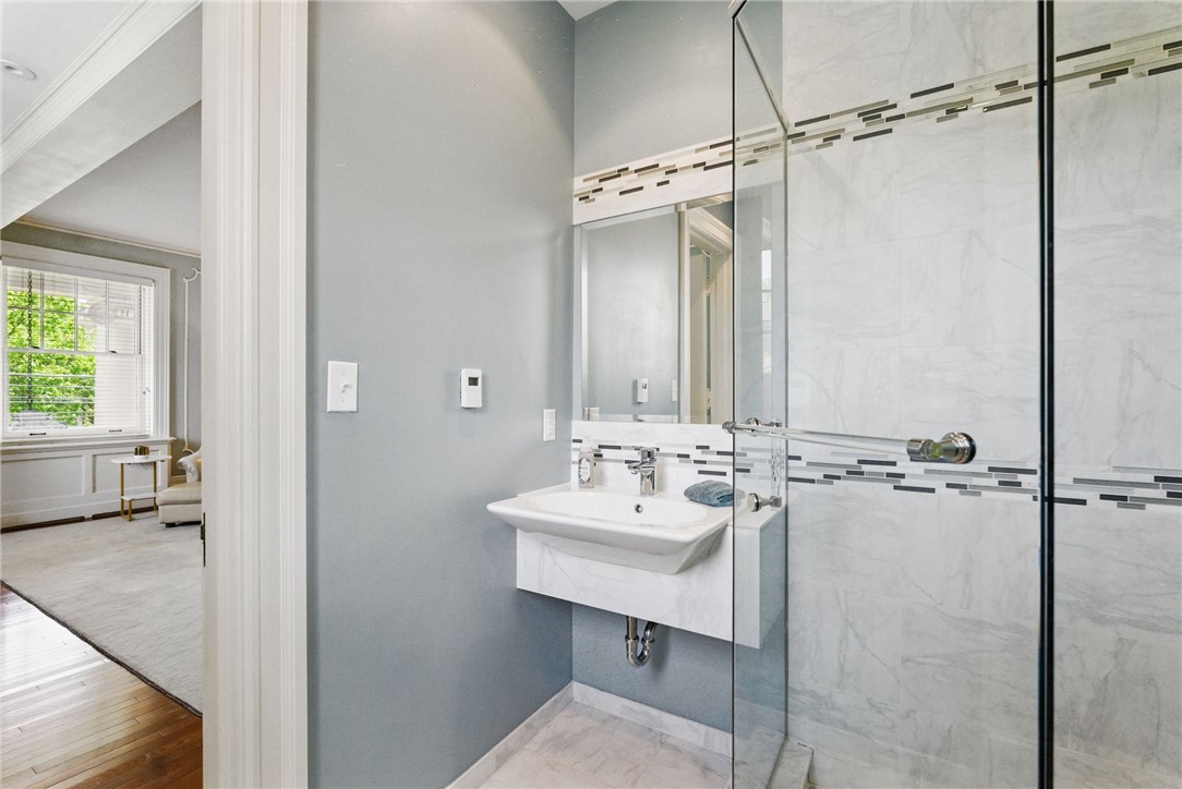 5135 Ellsworth Avenue