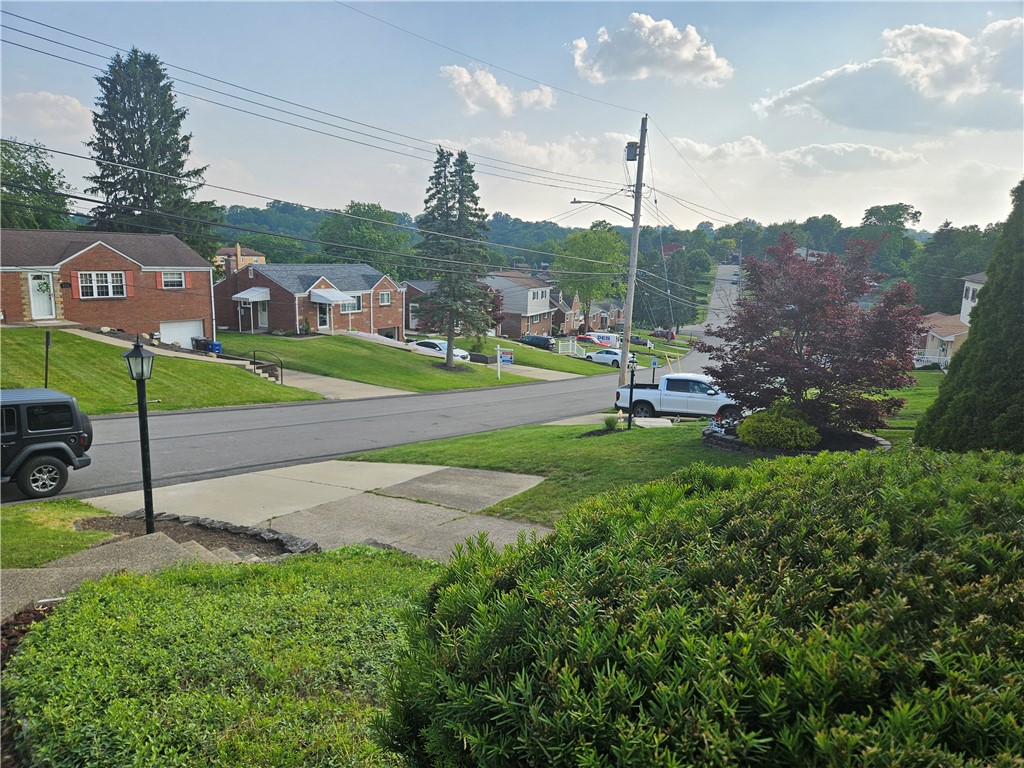 468 Lois Dr