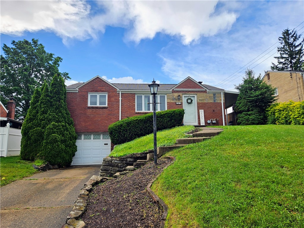 468 Lois Dr