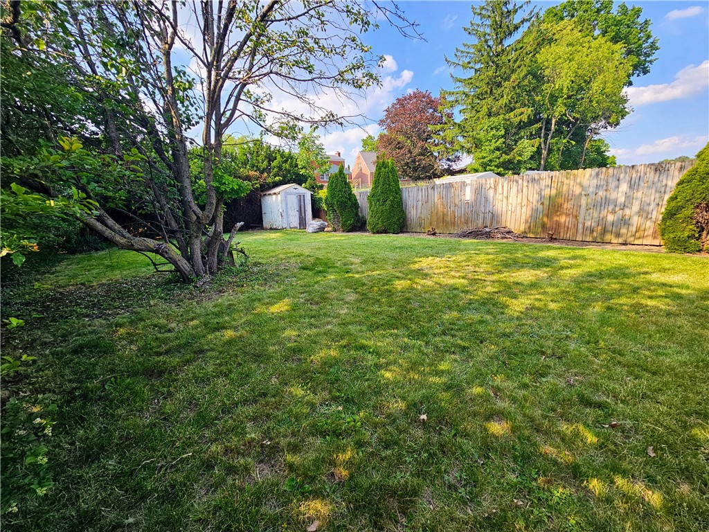 468 Lois Dr