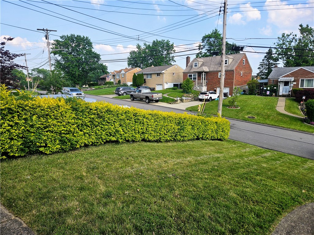 468 Lois Dr