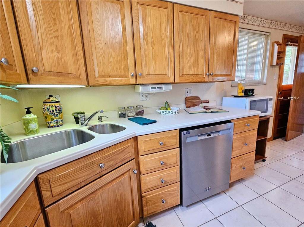 468 Lois Dr