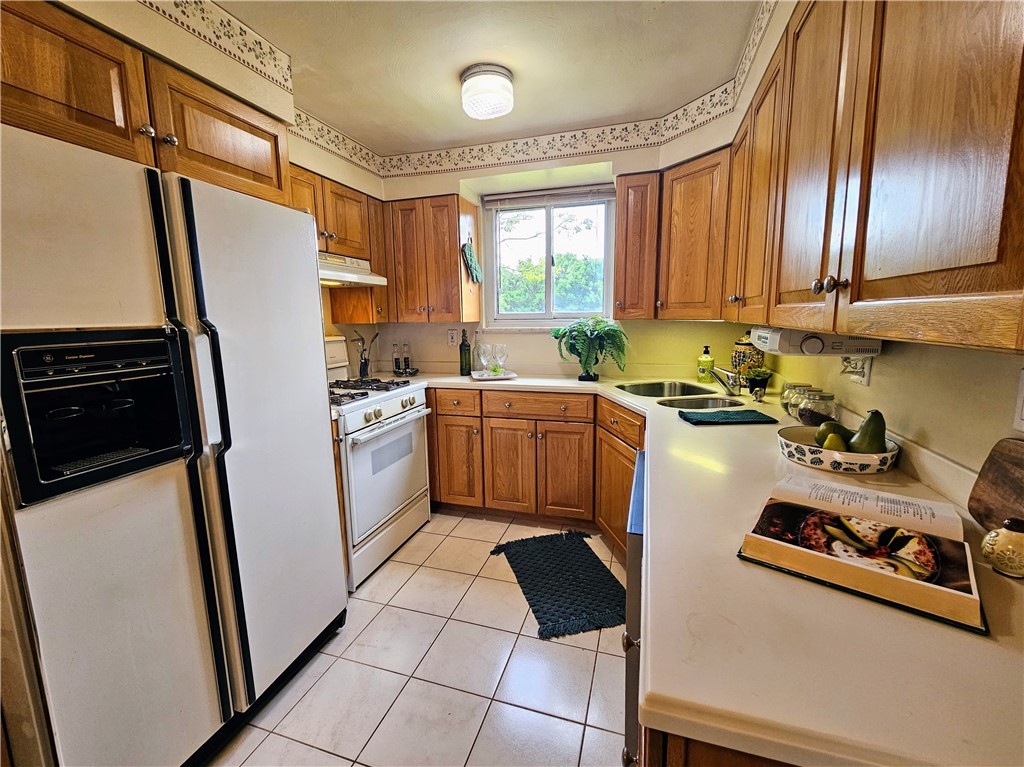468 Lois Dr