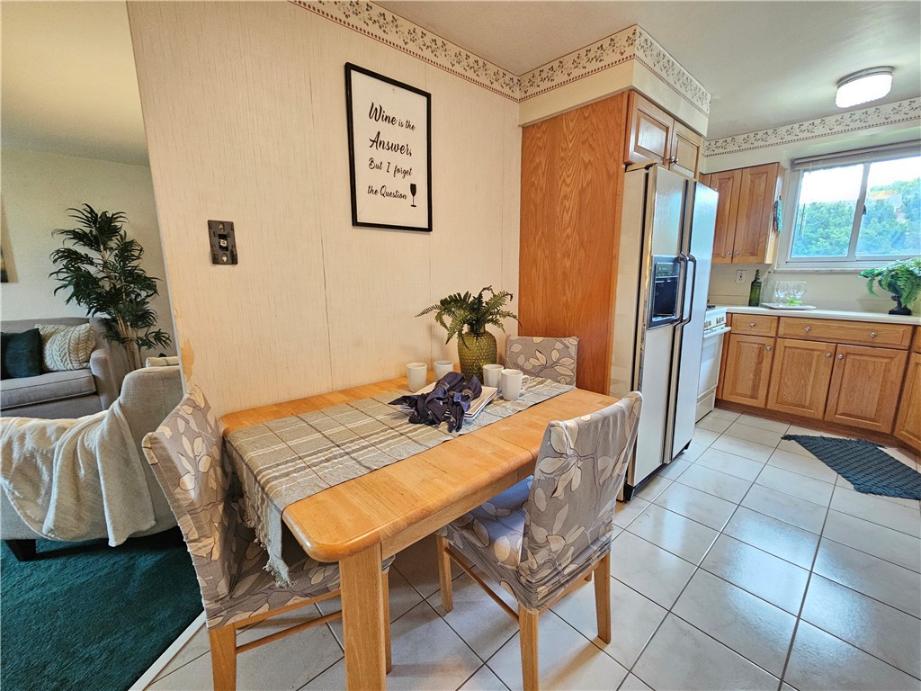 468 Lois Dr