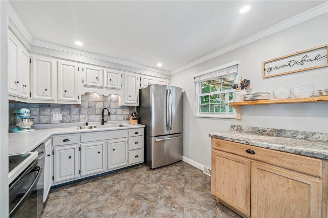 425 Sandy Dr