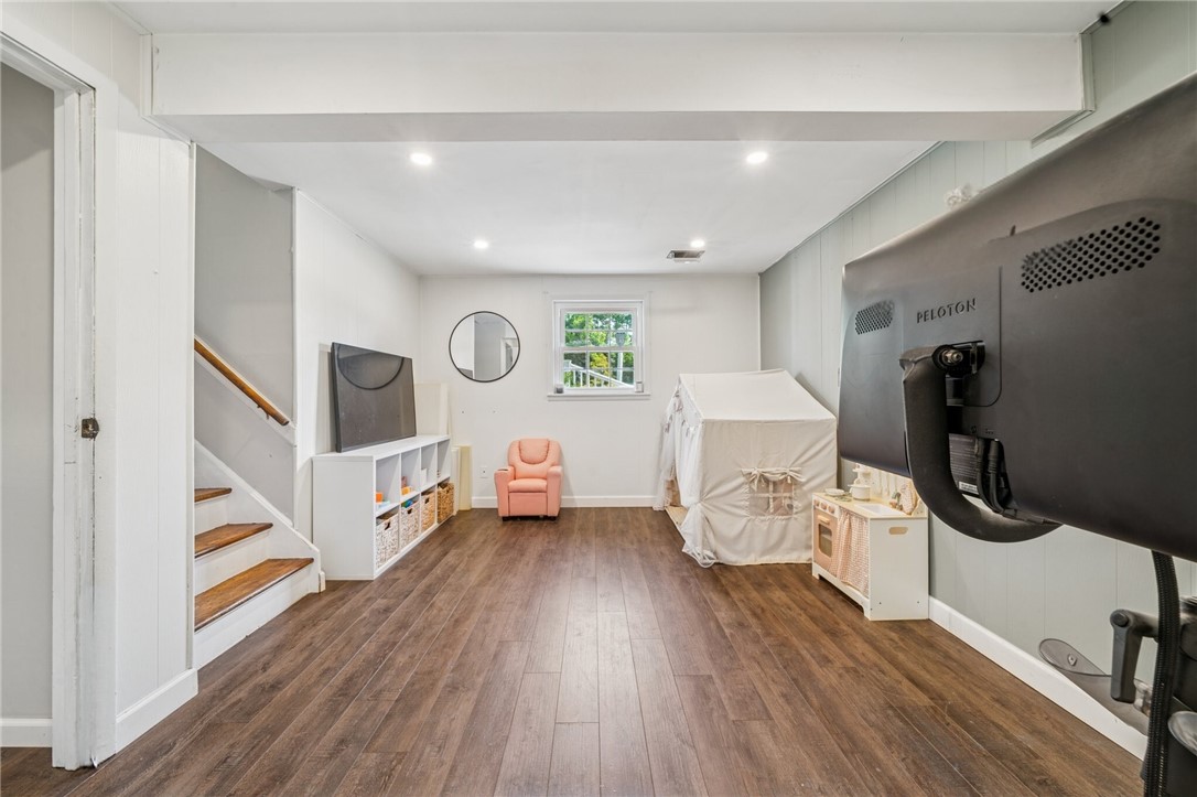 425 Sandy Dr