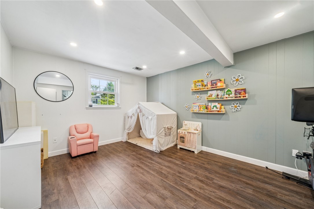 425 Sandy Dr