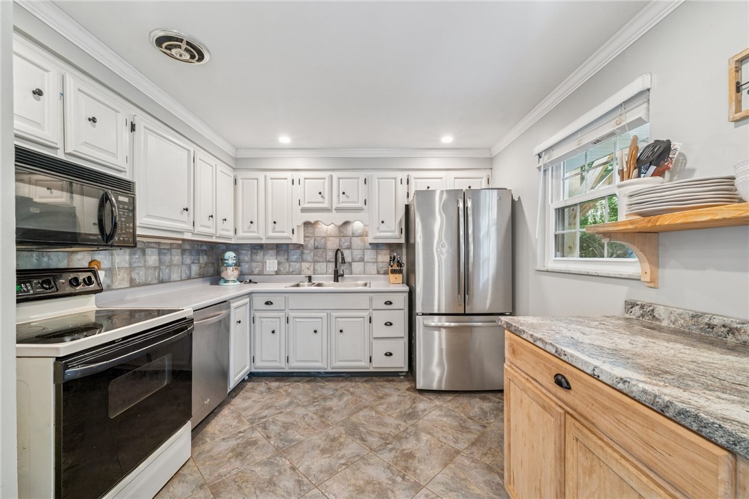 425 Sandy Dr