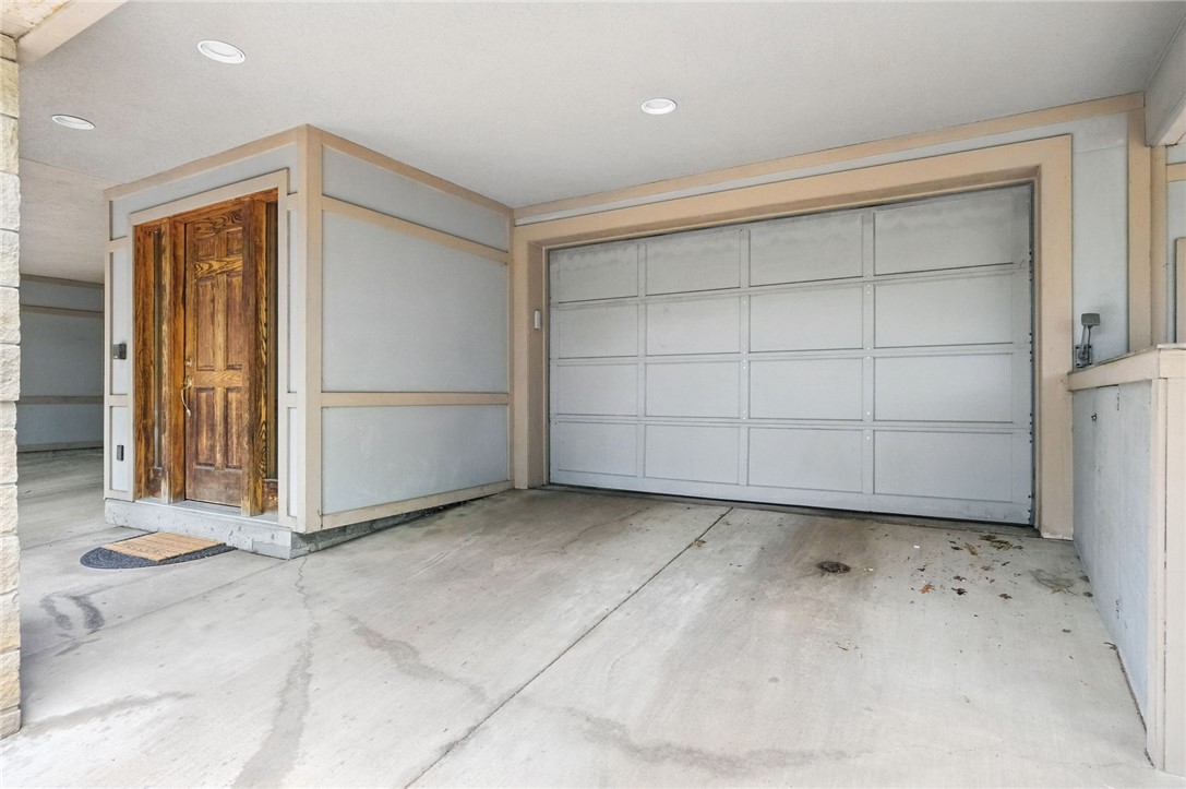 140 N Woodland Rd