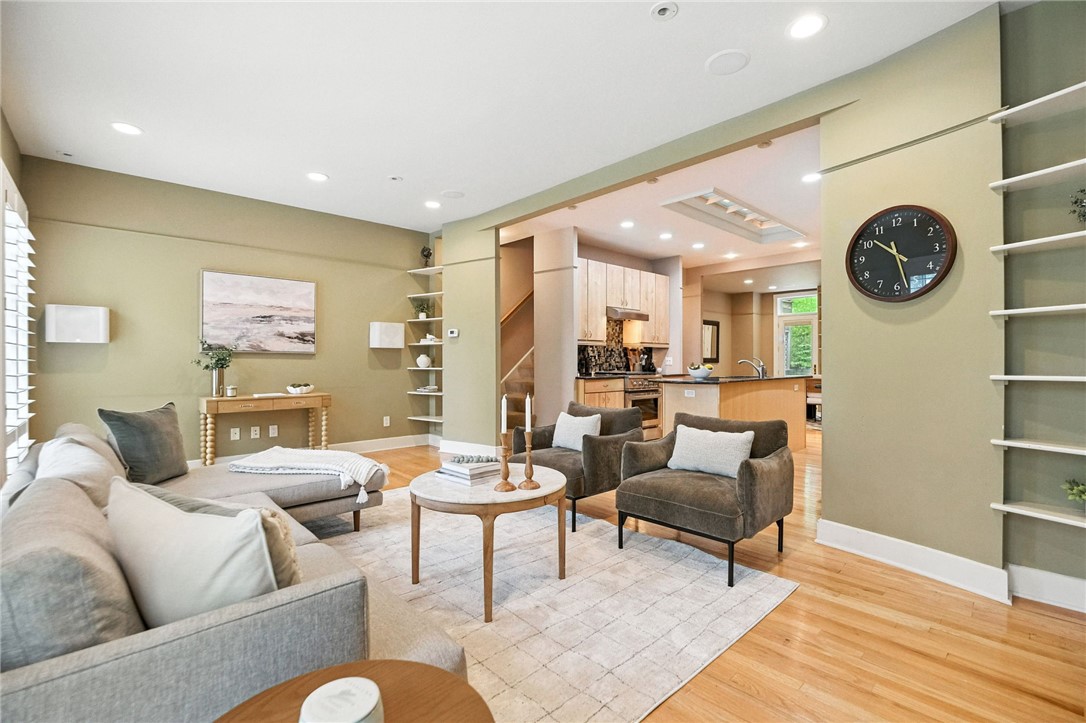 140 N Woodland Rd