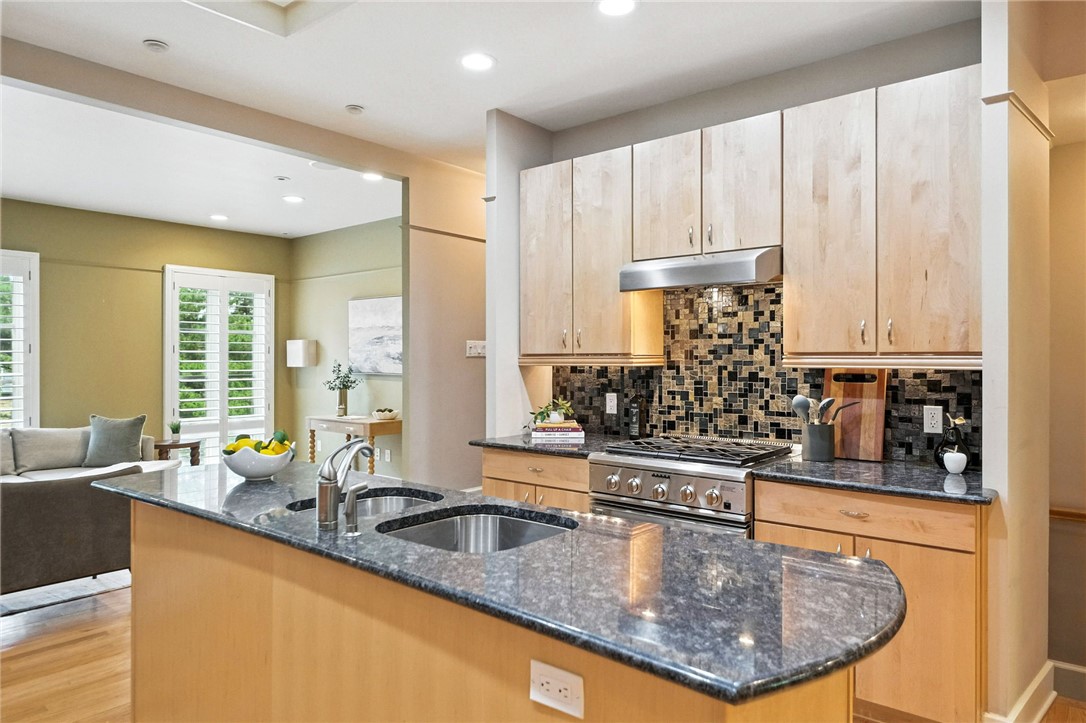 140 N Woodland Rd