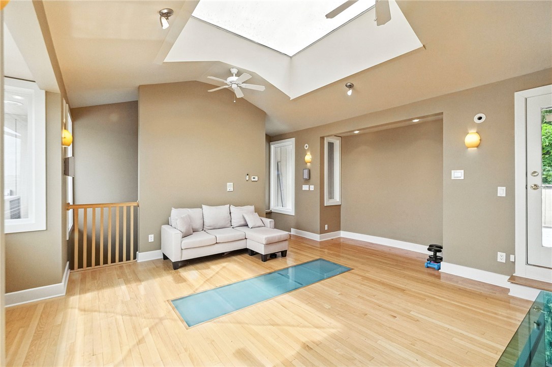 140 N Woodland Rd