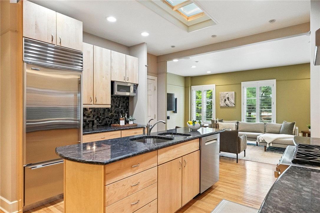 140 N Woodland Rd