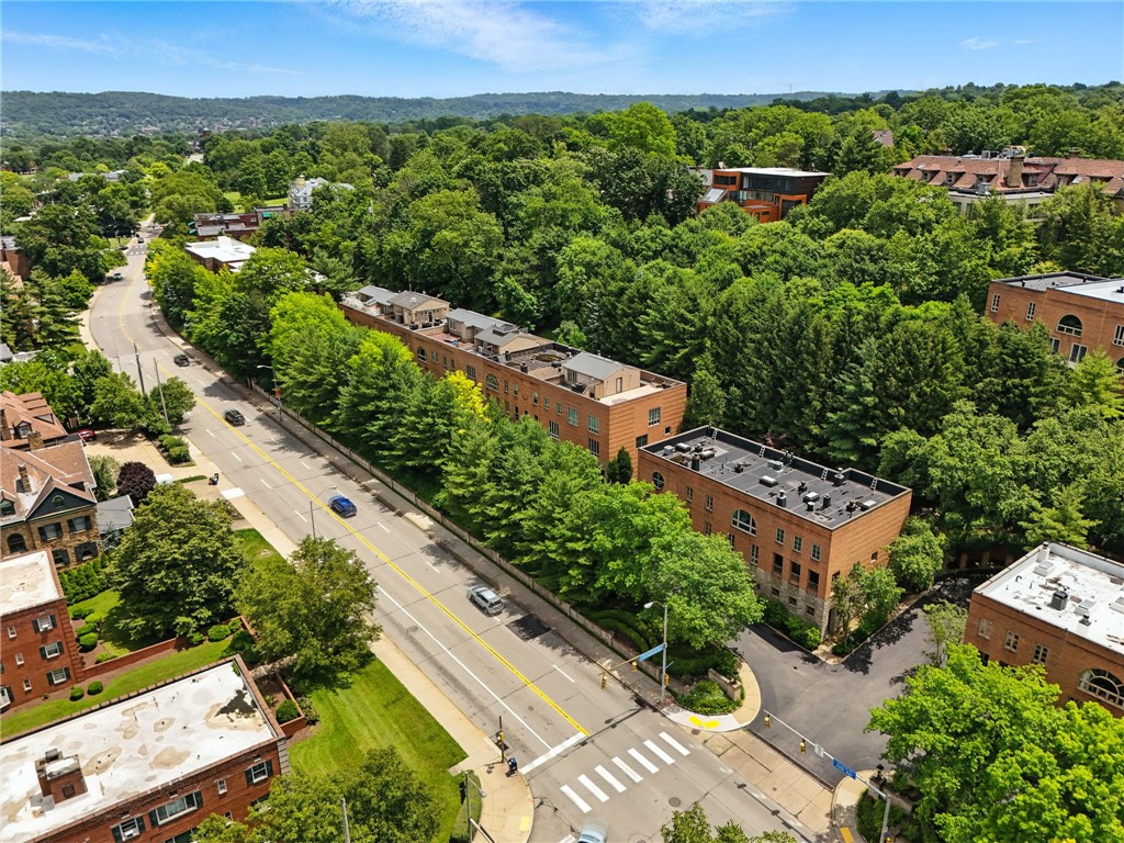 140 N Woodland Rd
