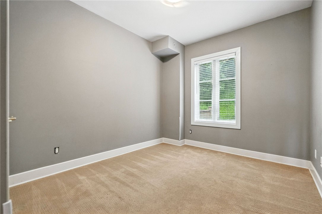 140 N Woodland Rd