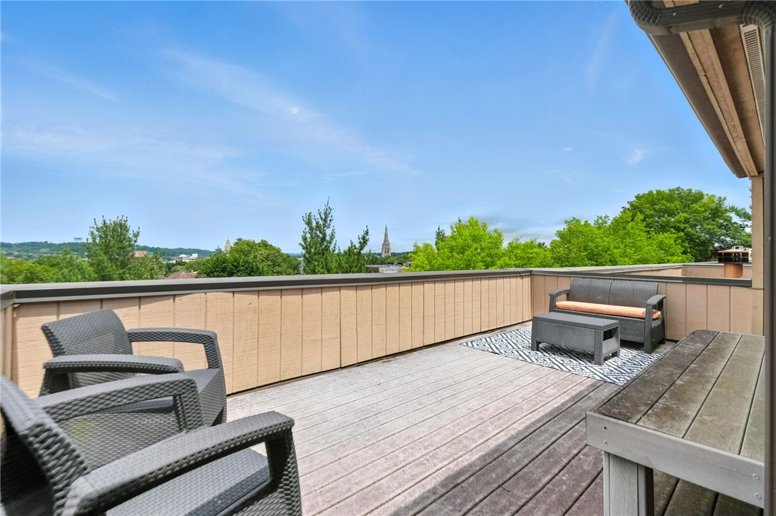 140 N Woodland Rd