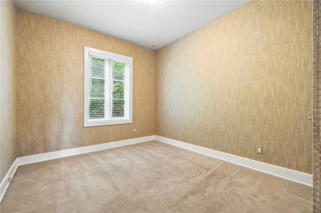 140 N Woodland Rd