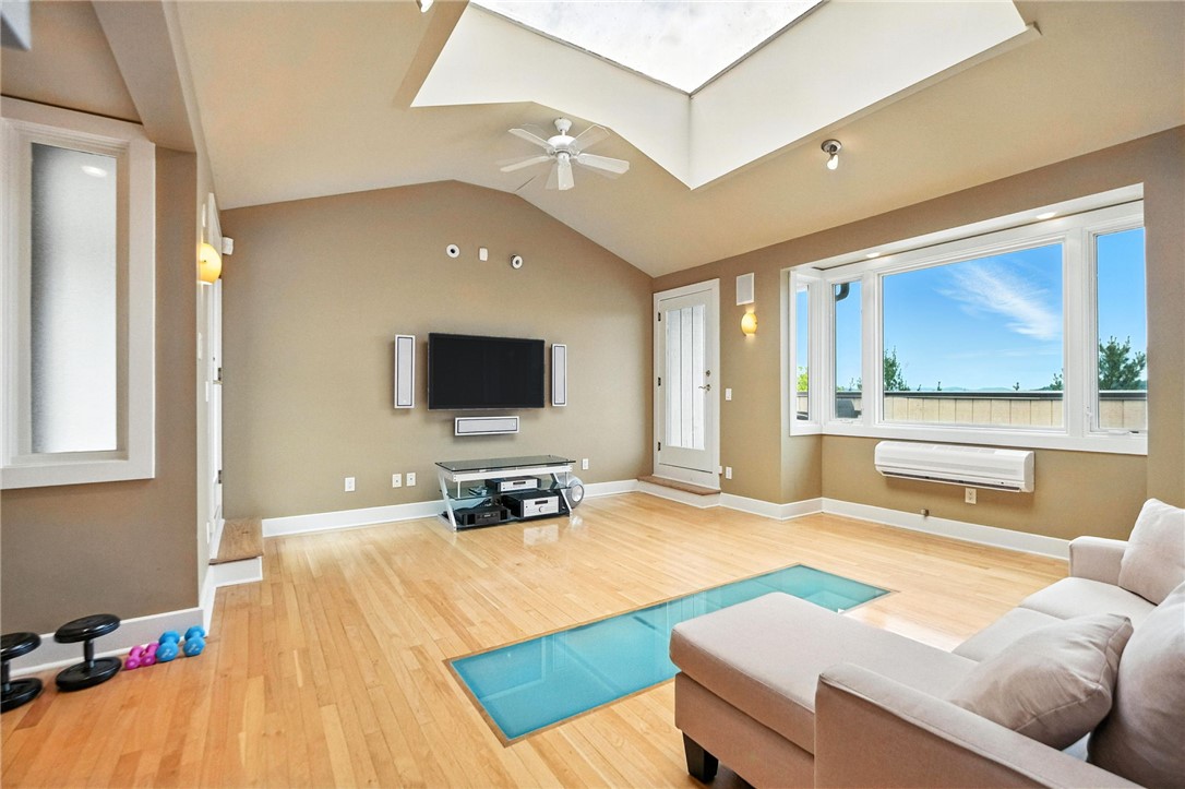 140 N Woodland Rd