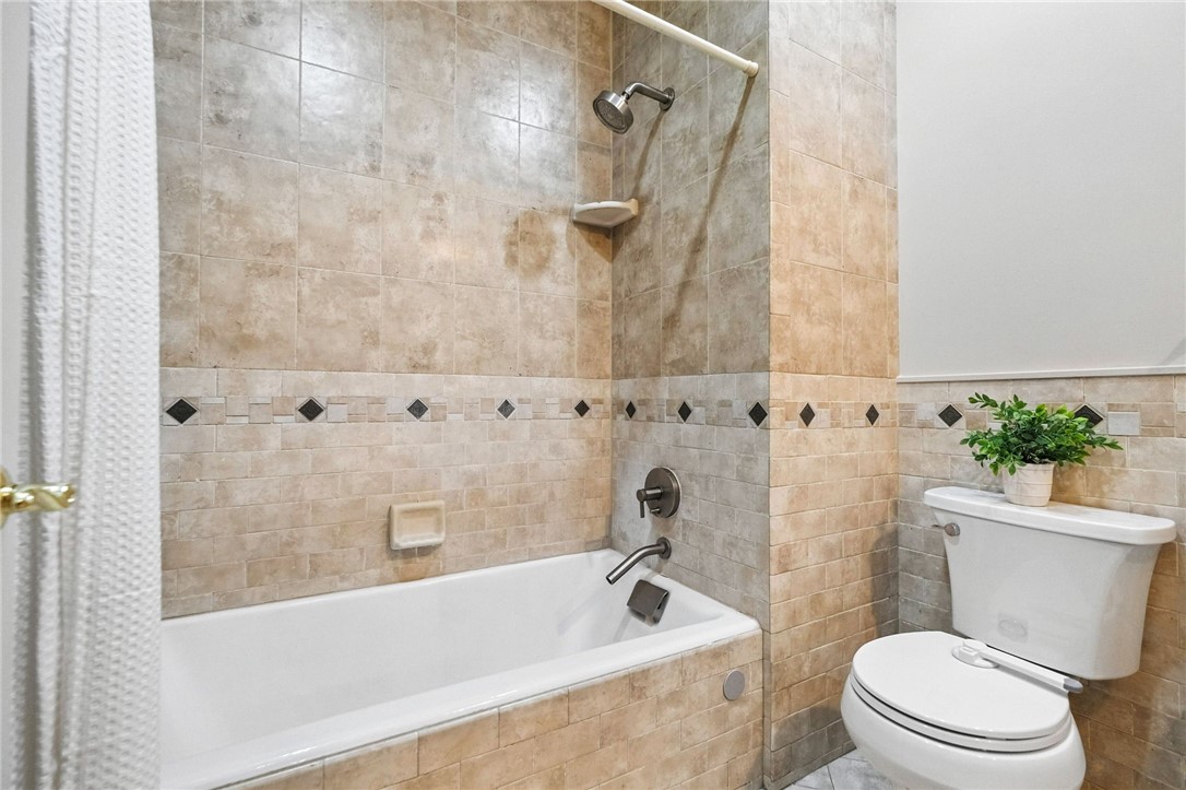 140 N Woodland Rd