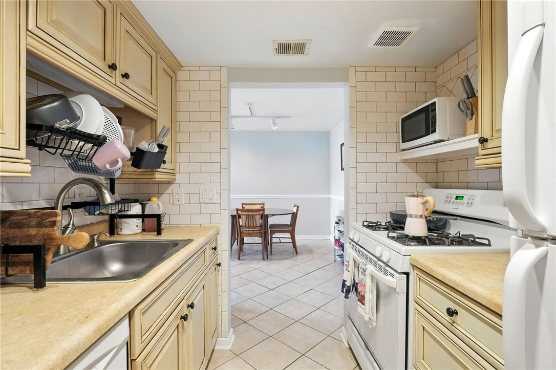 1400 Smokey Wood Dr 503