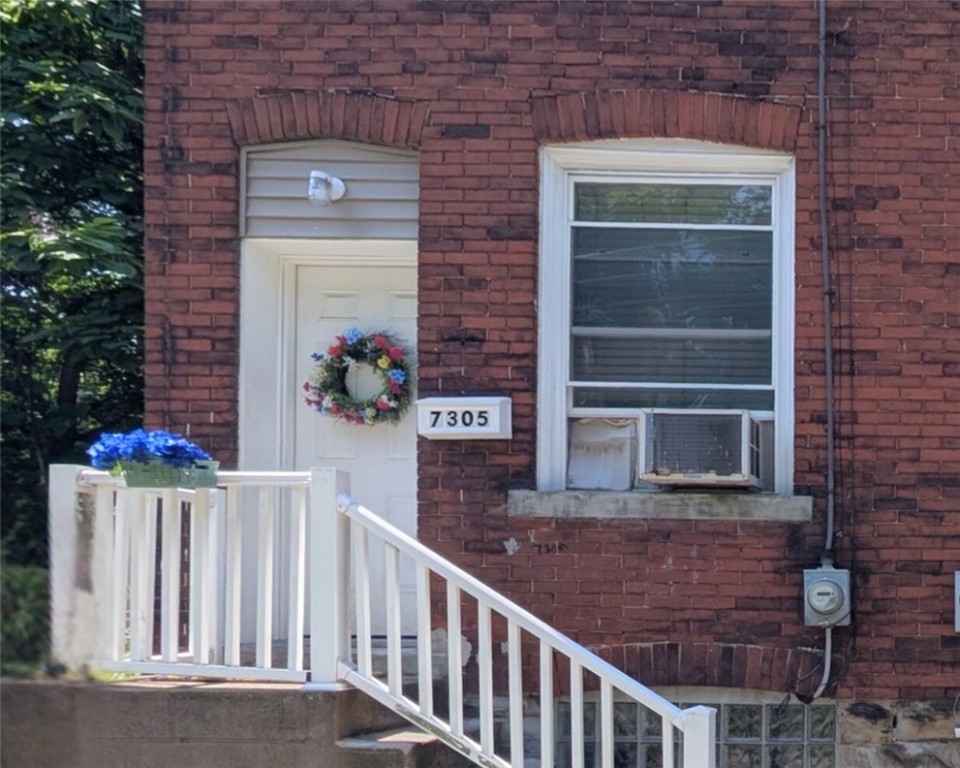 7304 Forest Way
