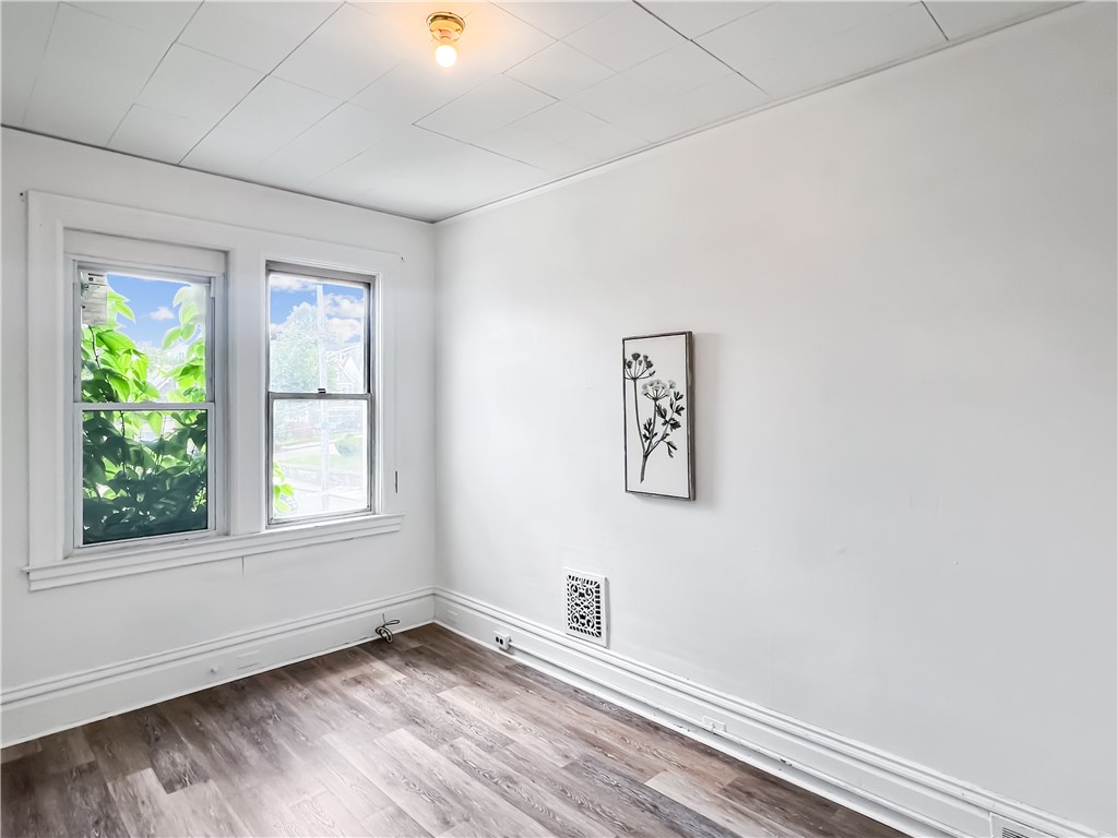1033 Sherman Ave