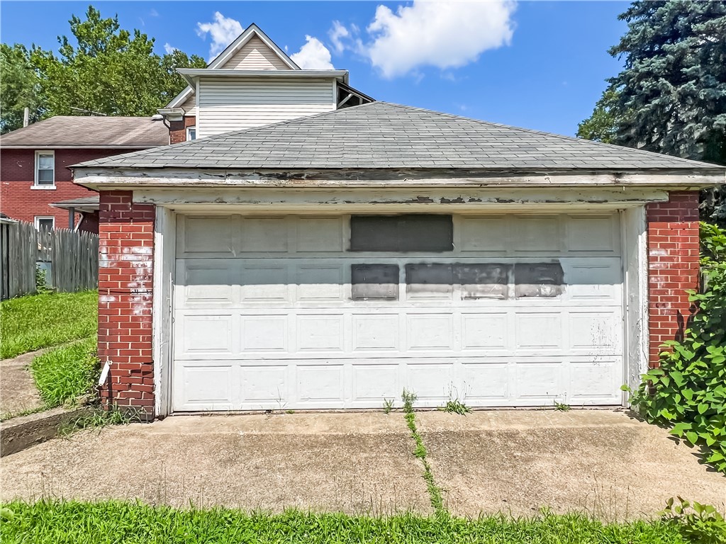 1033 Sherman Ave