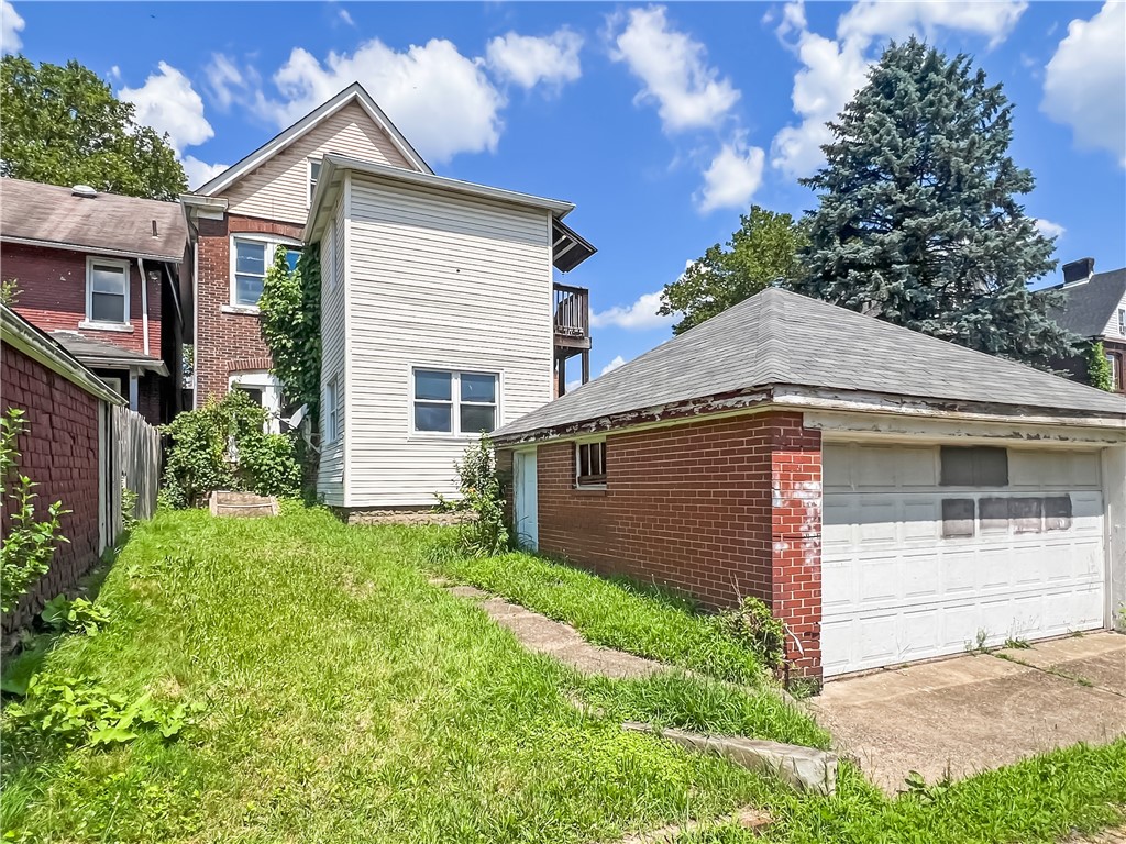 1033 Sherman Ave