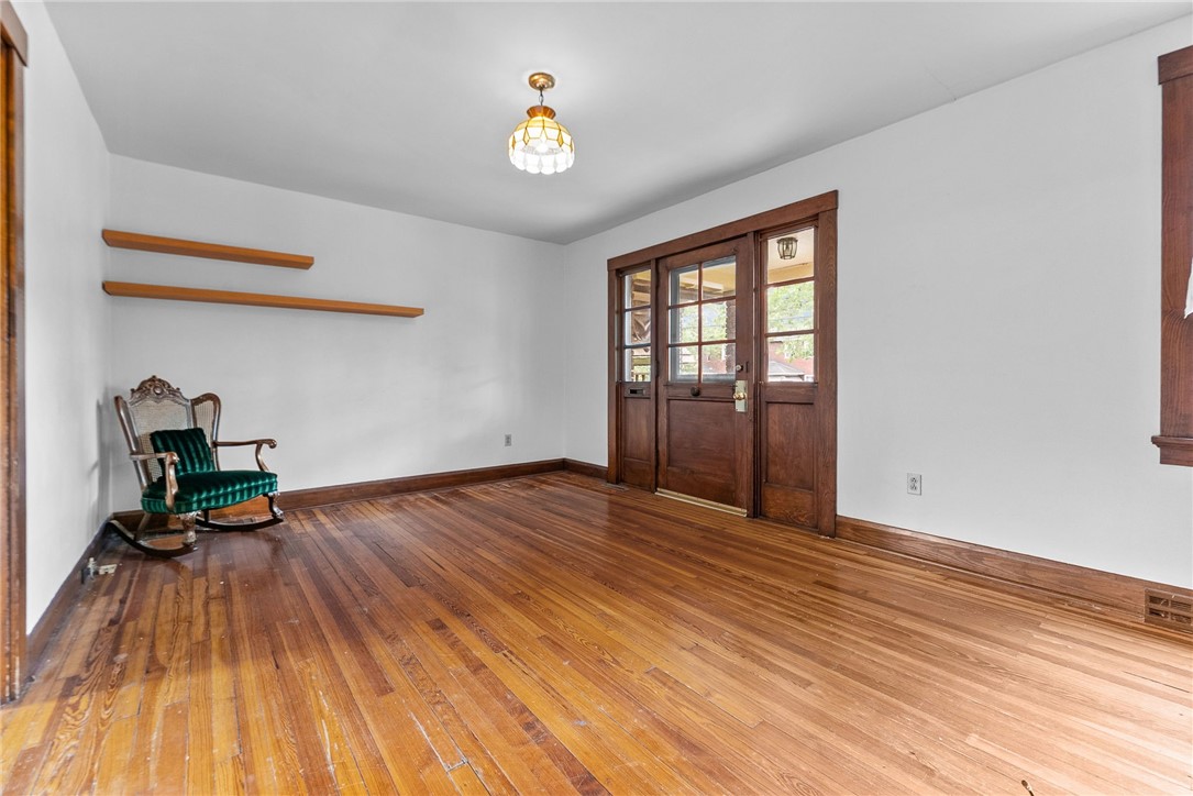 208 E 19th Ave