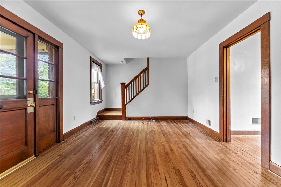 208 E 19th Ave