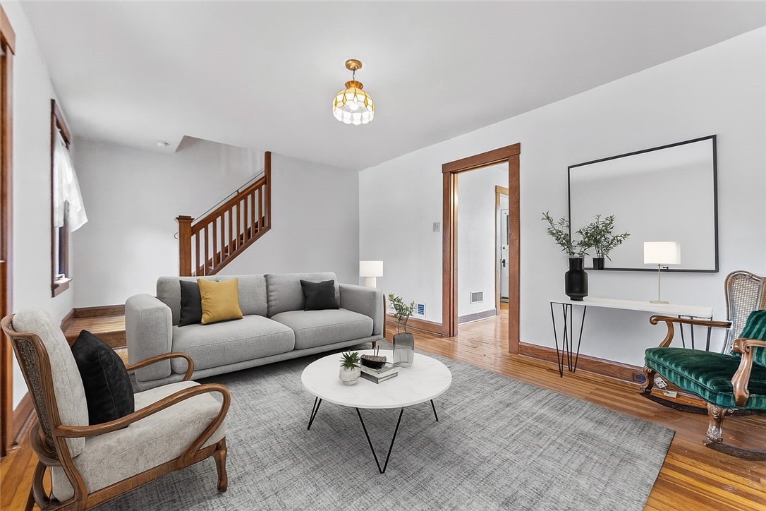 208 E 19th Ave