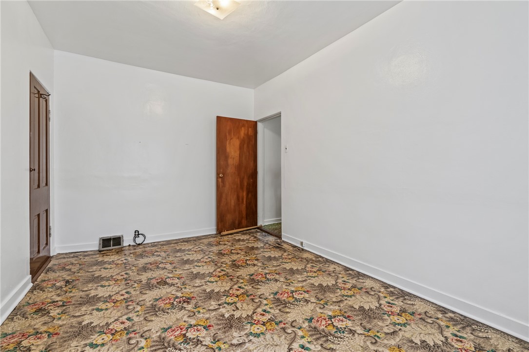 1113 Mary Ann St