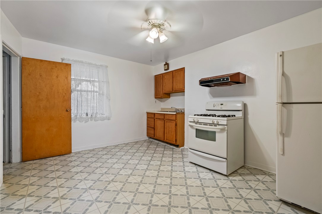 1113 Mary Ann St