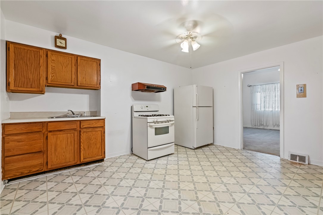 1113 Mary Ann St