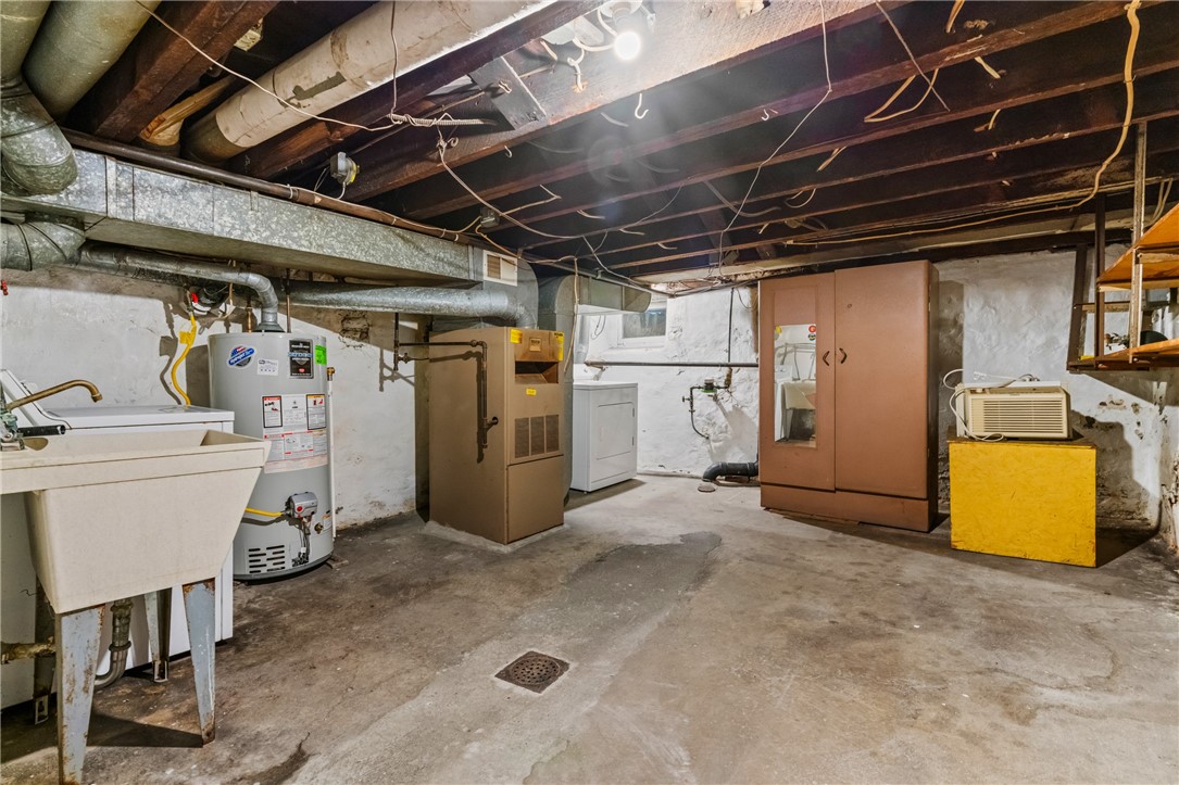 1113 Mary Ann St