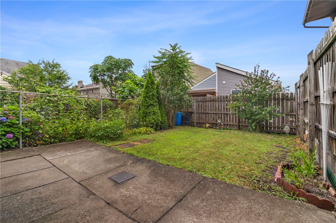 1113 Mary Ann St