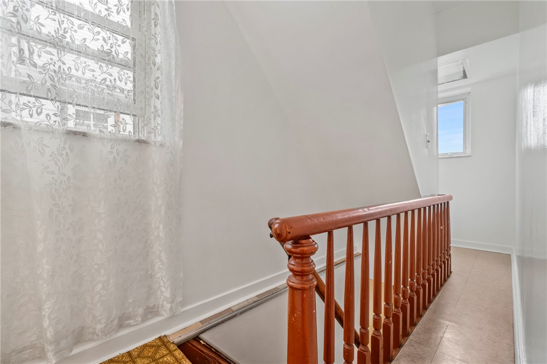 1113 Mary Ann St