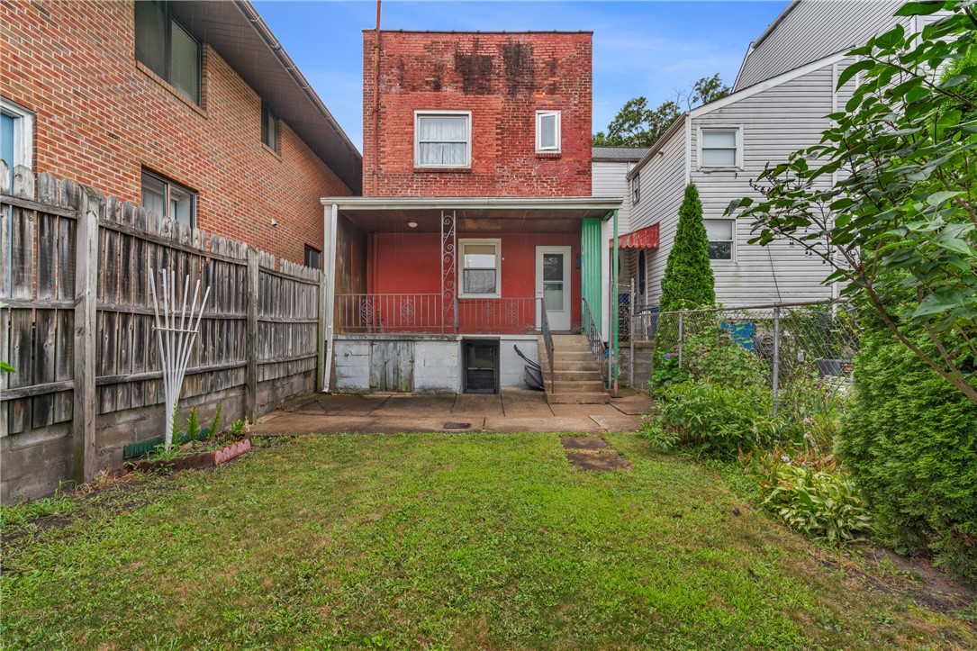 1113 Mary Ann St