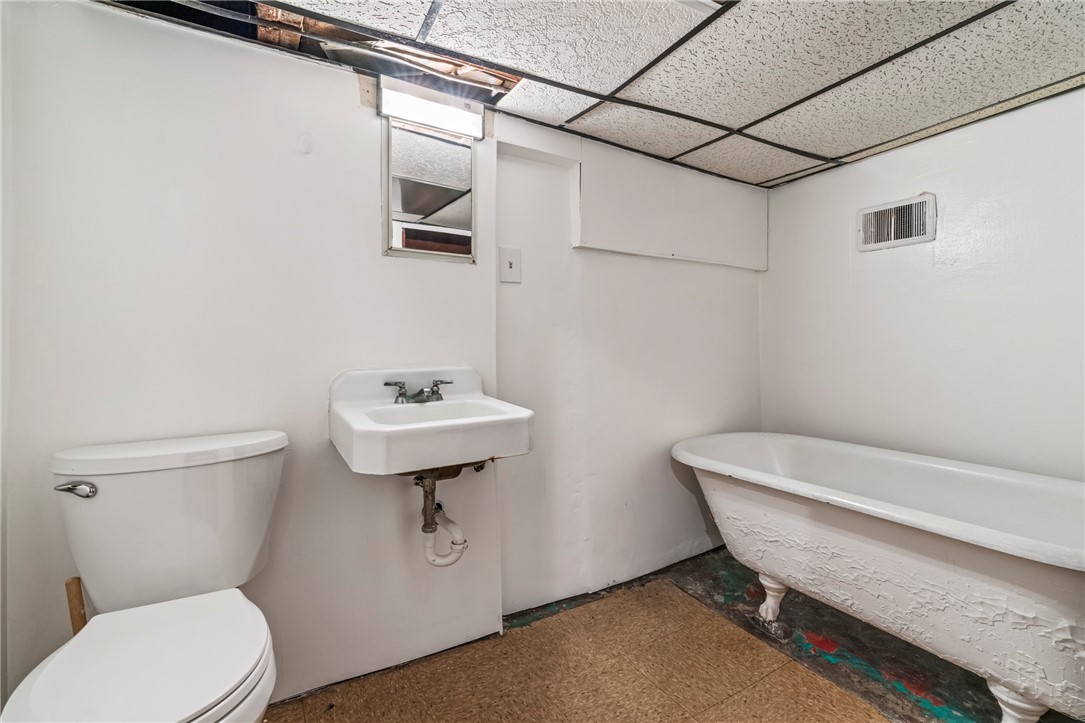1113 Mary Ann St