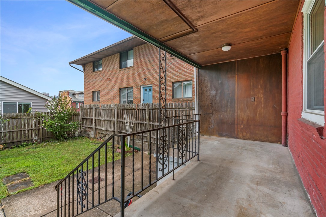 1113 Mary Ann St