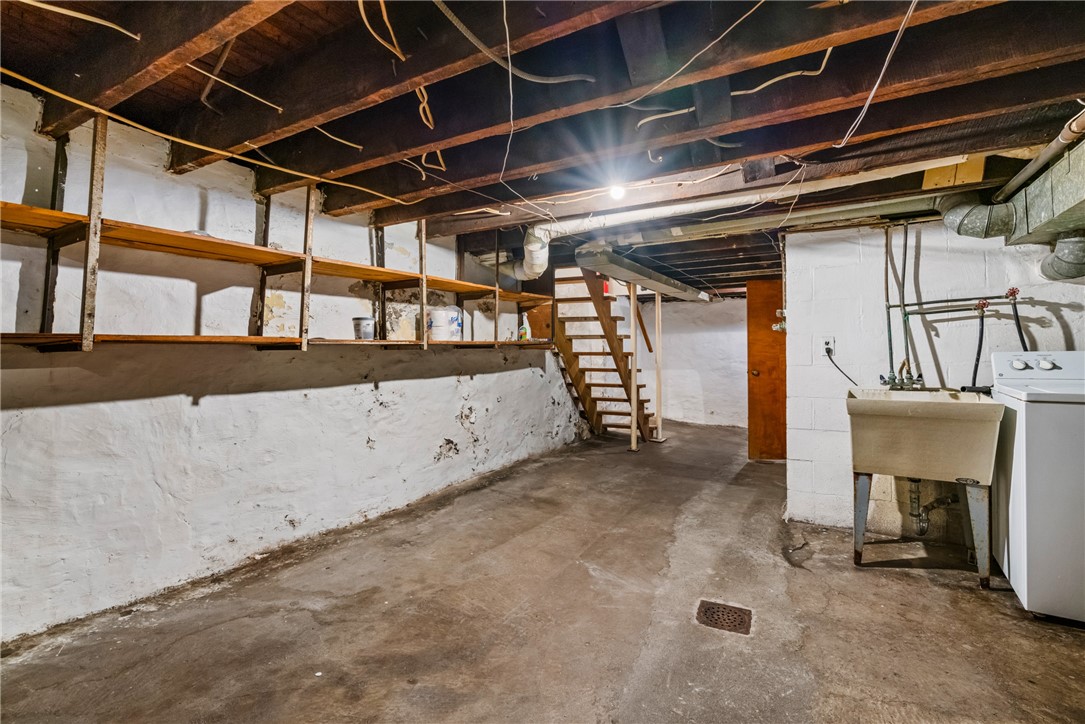 1113 Mary Ann St