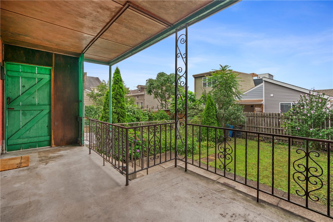 1113 Mary Ann St