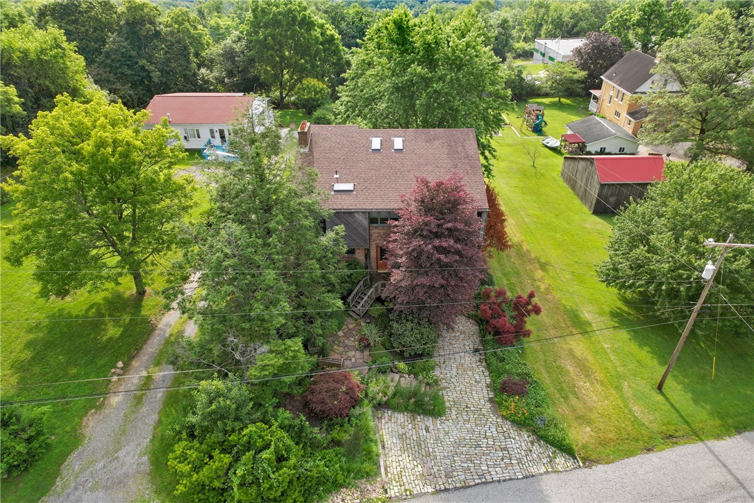 221 Summit Dr