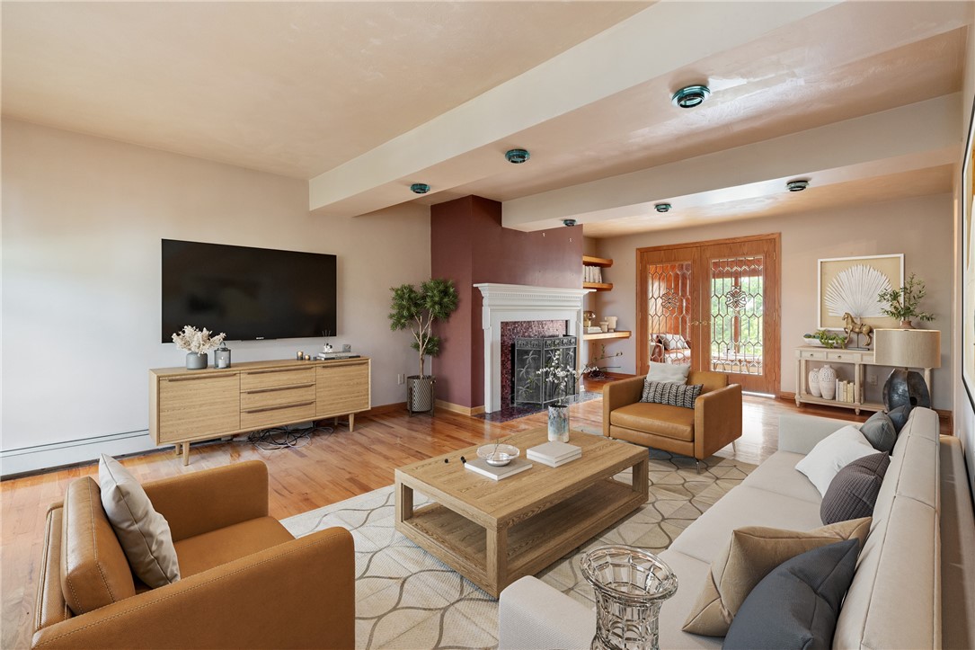 221 Summit Dr
