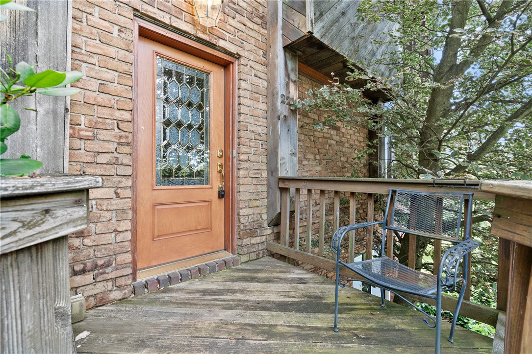 221 Summit Dr
