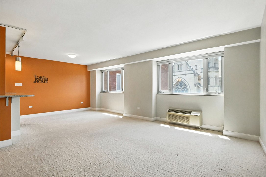 128 N Craig St 802