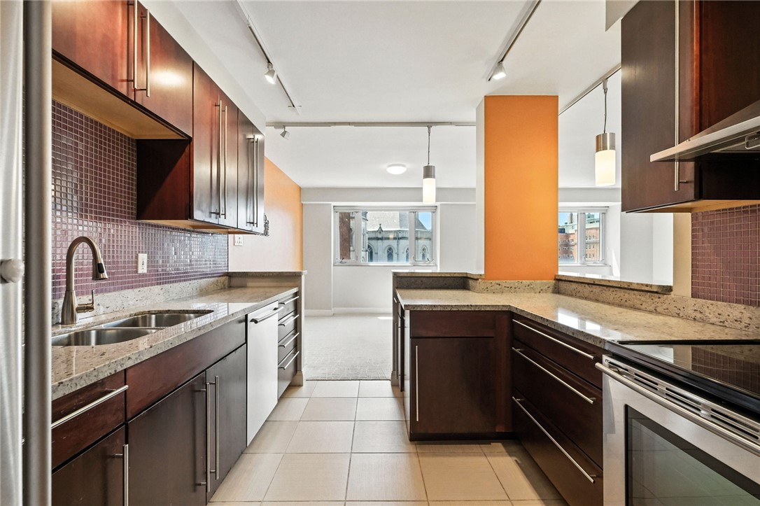 128 N Craig St 802
