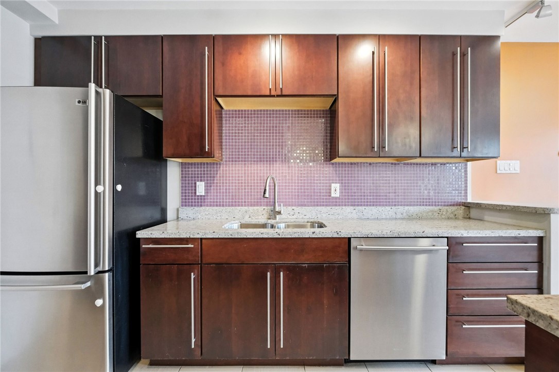 128 N Craig St 802